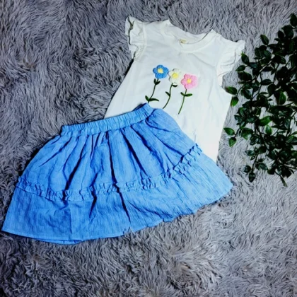 CONJUNTO DE FALDA AZUL Y BLUSA BLANCA#6
