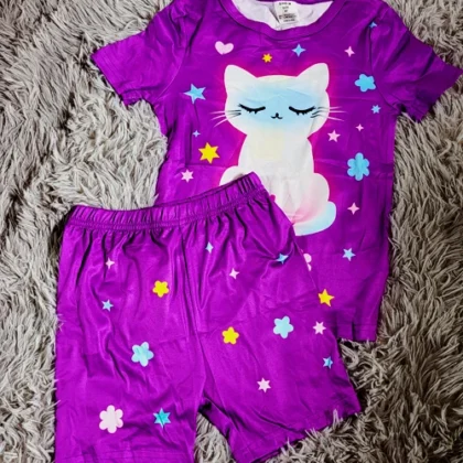 PIJAMA MORADA TIPO KITTY
